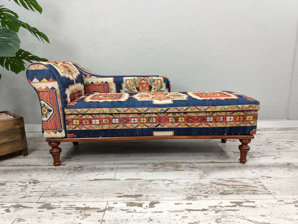 Chaise Lounge Handmade Upholstered Storage, Traditional Comfort Chaise Lounge, Oriental Wooden Leg Chaise Lounge, Eraseble Chaise Lounge