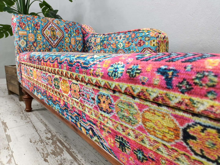 Stylish Bohemian Pattern Upholstered Sofa Bench, Modern Sofa Bench with Wooden Base, Simple Sofa Solid Wood Sofa Bench, Fabric Upholstered Single Sofa